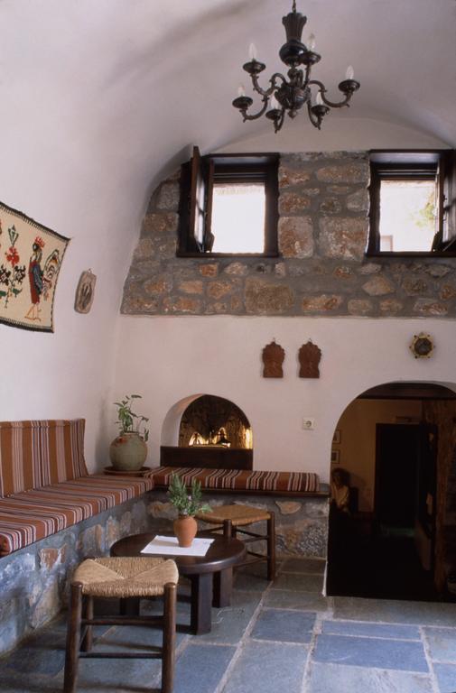 Hôtel Tsitsiris Castle à Stavríon Extérieur photo