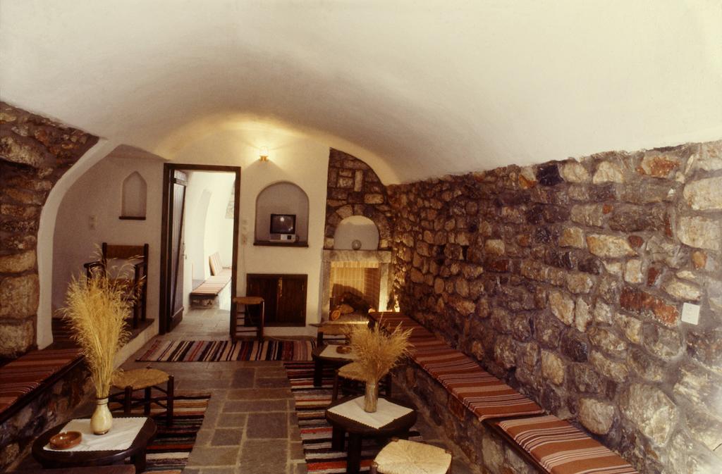 Hôtel Tsitsiris Castle à Stavríon Extérieur photo