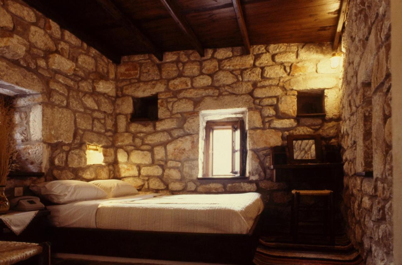 Hôtel Tsitsiris Castle à Stavríon Extérieur photo